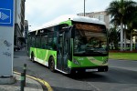 14.01.2016: Van Hool New A308 lavgulvsbus nr. 5286 på Avenida Tres de Mayo ved Intercambiador i Santa Cruz.
