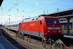 23.07.2016: DB el-lokomotiv nr. 101 019-8 er netop ankommet til Stralsund Hbf. med IC “Strelasund” mellem Ostseebad Ninz og Köln.