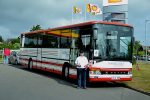 18.06.2016: Setra/Kässbohrer bussen “Mollyjane” fra Svaneke-Nexø Bustrafik på Shell-tanken i Allinge på vej i drift.