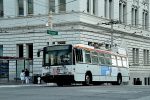 05.05.2016: Electric Transit 14TrSF trolleybus nr. 5495 på Sutter Street på vej over Van Ness Avenue.