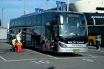 16.06.2016: Setra S519HD/Kässbohrer bus fra Holte Turist ved færgeterminalen på Rønne Havn.