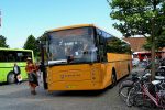 16.06.2017: BAT Scania/Vest Contrast bus nr. 739 på en gennemgående linje 8 mellem Rønne og Allinge, hvor den netop er ved at afgå fra Kirkepladsen.