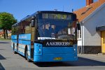 18.06.2017: Volvo B7R/Vest Contrast bussen “Mette” fra Aakirkeby Turist- og Selskabskørsel på Storegade i Allinge.