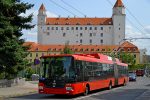 22.08.2017: Škoda 31Tr SOR trolleybus nr. 6866 på Mudroňova foran Bratislavský hrad (Bratislavas slot).