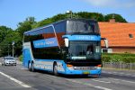 14.06.2018: Setra/Kässbohrer bus med navnet “Pia” fra Aakirkeby Turist- og Selskabskørsel på hjørnet af Haslevej og Nordre Ringvej i Rønne.