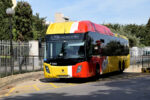 27.09.2021: Scania/Castrosua Magnus.E 15 meter CNG bus nr. 2064 på Carrer del Marquès de la Fontsanta ved opkørslen fra Palmas busstation.