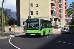 16.01.2023: Van Hool New A308 minibus nr. 5270 i rundkørslen ved Calle José Hernández Alfonso og Avenida Tres de Mayo.