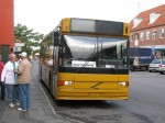 26.08.2009: Bus nr. 351 fra Århus Sporveje (BAT nr. 712) blev på ankomstdagen til Bornholm indsat som shuttlebus mellem Snellemark, hvor bussen holder på billedet, og Krydstogtkajen i Rønne.