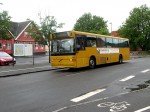 09.08.2010: Første driftsdag for den nye linje 3. BAT Volvo B10M bus nr. 723 ses her ved det nye stoppested ud for Dagli' Brugsen i Østermarie.