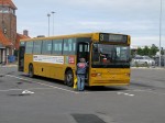 09.08.2010: Første driftsdag for den nye linje 3. BAT Volvo B10M bus nr. 715 ses her på Rønne Havn.