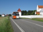 06.08.2009: Snogebæk Turisttrafiks tidligere DSB- og VT-bus ved Bodils Kirke nogle få kilometer før Nexø.
