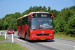 02.08.2013: Volvo B10M-55/Vest Contrast bussen “Line” fra Østbornholms Lokaltrafik på vej gennem Egeby.