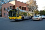 16.10.2012: BVG bus nr. 1705 på vej i drift i eftermiddagsmyldretiden.