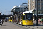 01.09.2015: Adtranz GT6-96 nr. 1062 og AEG GT6-94 nr. 1039 i dobbeltraktion på Alexanderplatz.