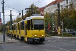 15.10.2012: Tatra KT4Dt vogntog med nr. 7087 kører fra Bornholmer Straße over Schönhauser Allee for at fortsætte ad Wisbyer Straße.