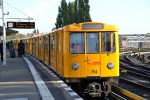 16.10.2012: O&K A3L vogntog med nr. 754 forrest i spidsen på endestationen ved Warschauer Straße.
