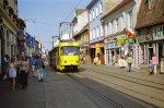 17.07.2003: Tatra T3SUCS bogievogntog med nr. 7737 og 7738 på Obchodná mellem stoppestederne Poštová og Vysoká. Vognene blev leveret til DP i 1986.