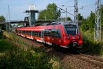 31.08.2015: Talent 2 vognsæt med nr. 442 849 på linje S1 ved Marienehe Bhf i retning mod Rostock.