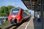 31.08.2015: Talent 2 vognsæt med nr. 442 358 på linje S2 på stationen ved Holbeinplatz i retning mod Rostock.
