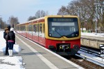 25.03.2013: DB serie 481 S-tog på Mahlsdorf Station.