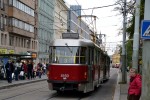 23.10.2013: Tatra T3R.PV vogn med nr. 8160 (ex T3 nr. 6661) på Karlovo náměstí. Vognen er koblet med T3R.PLF vogn nr. 8264 og har samme designfarver som denne.