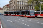 23.10.2013: Škoda lavgulvsledvogn nr. 9226 på Karlovo náměstí.