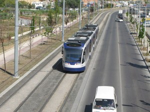 17.03.2009: Hovedvej N10 har fået halveret antallet af vejbaner ved anlægget af sporvejen. Hovedvej N10 mellem Casa do Povo og Santo Amaro.
