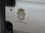 29.09.2011: På bussiden fremgår det tydeligt, at La Sommatinese udfører bybuskørslen for Cefalù Kommune.