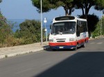 01.10.2011: Fiat Iveco bus ved stoppestedet Villa Pescatori i Cefalùs omegn.