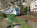 15.10.2007: Regionaltog type ALe501/502 ME “Minuetto” på strækningen langs kysten lige nord for Taormina-Giardini Station.