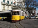08.05.2012: I foråret 2012 afkortedes linie 18 til strækningen Ajuda - Cais do Sodré. Her ses vogn nr. 564 på vej rundt på Praça do Duque da Terceira.