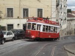 06.04.2009: Museumsvogn nr. 8 nærmer sig langsomt toppen af Calçada Nova de São Francisco.