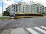 05.05.2012: Eurotram nr. MP 016 på hjørnet af Avenida de Vasco da Gama og Avenida de Calouste Gulbenkian.