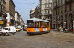 06.07.1995: Ledvogn (Jumbotram) nr. 4827 af serie 4800 drejer fra Via Orefici ved Piazza del Duomo ind i Via Torino i retning mod Gratosoglio.