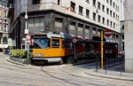 Juni 1990: 8-akslet ledvogn af serie 4900 (Jumbotram) nr. 4973 i Via Gaetano Giardino lige før udkørsel i Via Mazzini.