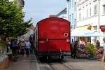 30.08.2013: MBB's tog fylder godt op i Mollistraße mellem fortov og fortovsrestauranter.