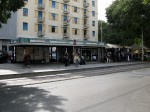 01.10.2010: Stoppestedet på Piazza Marconi med en stor kiosk på perronen. I kiosken kan man købe billetter til metro og busser.