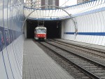 April 2007: T3R.P bogievogntog med nr. 8478 (ex T3 nr. 6776) i tunnelåbningen ved K Barrandovu i retning mod centrum.
