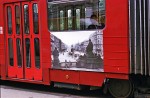 25.07.2001: Jubilæumsvognen Tatra KT8D5 ledvogn nr. 9031 var udsmykket med historiske motiver, her et motiv fra Václavské náměstí.