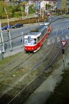 15.10.2003: Tatra T3SUCS vogntog med nr. 7225 ved metrostationen Palmovka.