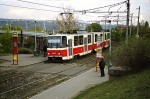 15.10.2003: Tatra KT8D5 ledvogn nr. 9020 ved stoppestedet Krejcárek. Vognen er siden blevet ombygget til type KT8D5.RN2P nr. 9070.