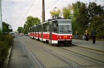 15.10.2003: Tatra KT8D5 ledvogn nr. 9025 ved Palmovka metrostation. Vognen er siden 2003 blevet ombygget til type KT8D5.RN2P med nr. 9075.