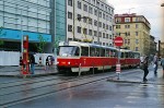 Juli 2001: Tatra T3SUCS vogntog med nr. 7087 ved trafikknudepunktet Anděl. Vognen er siden ombygget til T3R.P nr. 8366.