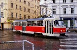Juli 2001: Tatra T3 vogn nr. 6905 på trafikknudepunktet Anděl. Vognen er siden ombygget til T3R.P nr. 8528.