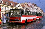 Juli 2001: På grund af modernisering og forlængelse af strækningen Anděl - Laurova blev driften på denne ofte erstattet af busser. Her ses Karosa Hotliner nr. 1088 på Anděl.
