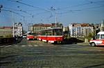 Uge 42 2003: Tatra T6A5 vogntog med nr. 8618 på vej ind på Palackého most. Vognen i modgående retning er Tatra T3 nr. 6858, som ses på billedet til højre.