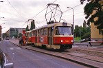 Juli 2002: Tatra T3SUCS vogntog med nr. 7043 ved stoppestedet Ohrada.