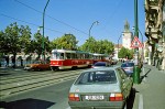 Oktober 2003: Tatra T3 vogntog med nr. 6828 ved Smetanovo nábřeži. Vognen er siden ombygget til T3R.PLF nr. 8266.