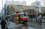 Juli 2001: Tatra T3SUCS vogntog med nr. 7174 ved stoppestedet Národní třída.