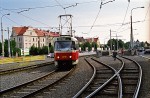 Juli 2001: Tatra T3R.P vogntog med nr. 8218 (ex T3 nr. 6621) på vej ind på stoppestedet Hradčanská.